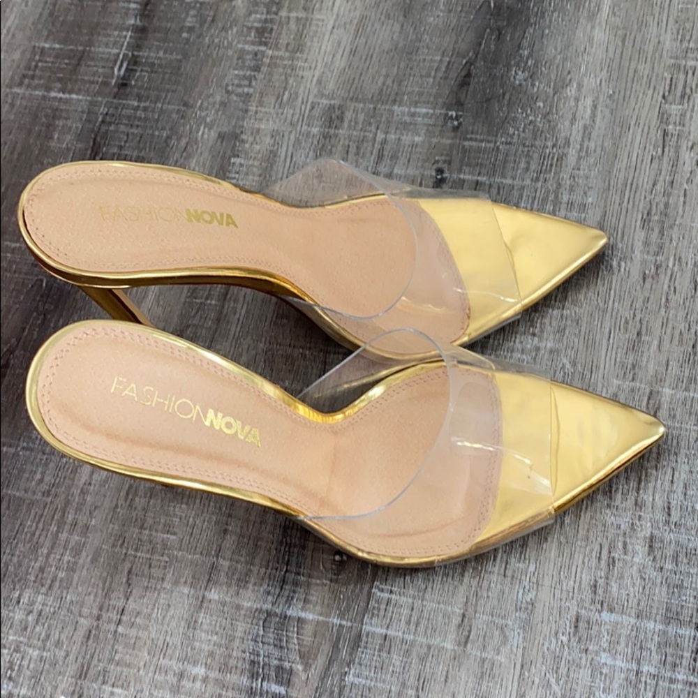 Fashion Nova gold pointed heels
